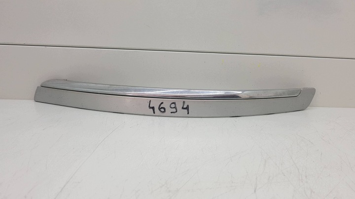 VOLVO V70 2006 - lišta nárazníku předek 08693593