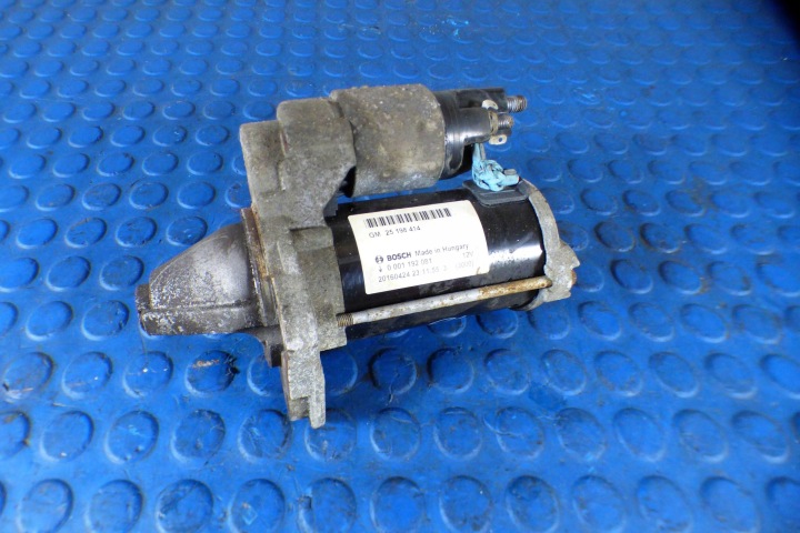 Opel Corsa E 1.4 B starter 25198414 st.BDB original
