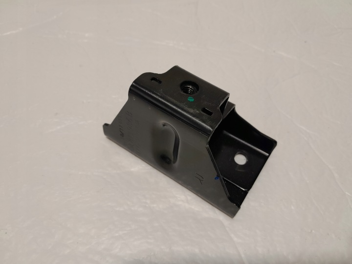 AUDI Q5 80A holder of the floor boot right 80A813986B