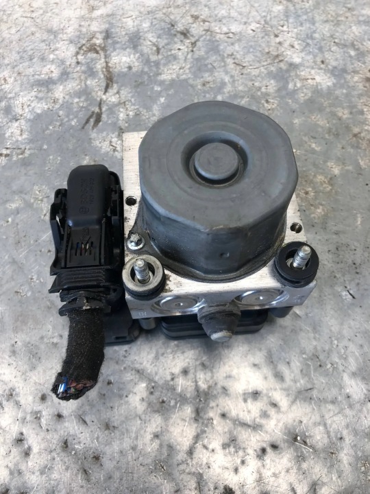 pumpa ABS OPEL CORSA E 39011871