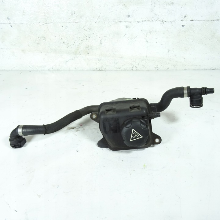 BMW 7 F01 F02 Behälter des Gasses INTERCOOLEROW 7575578