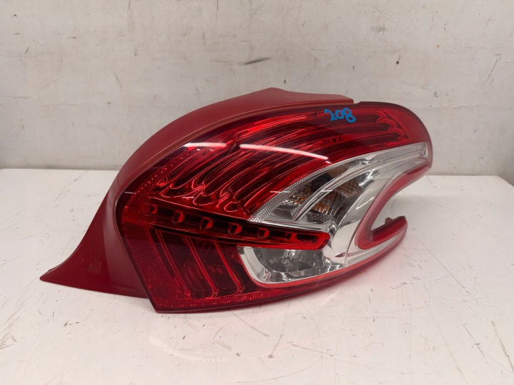Peugeot 208 5D light right rear part right rear 9672628380
