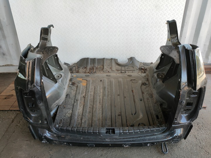 DACIA DUSTER und 10-18 Gurten hinten LADEBODEN BODEN Kotflügel rechts links heck OE