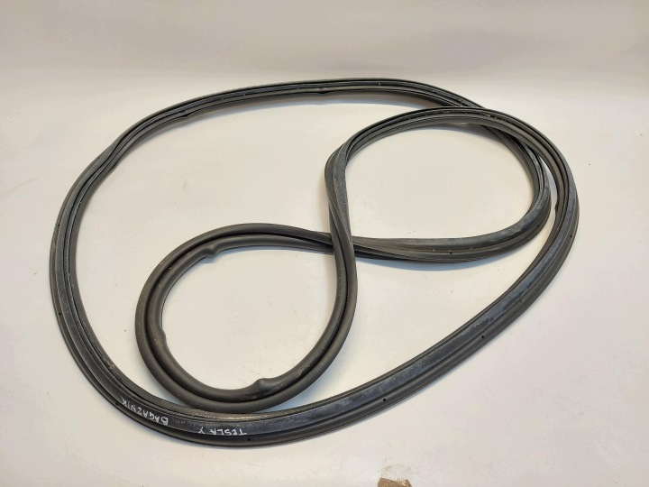 TESLA MODEL Y 2024r guarnizione PORTELLONE COFANO POSTERIORE posteriore 1497681-99-B