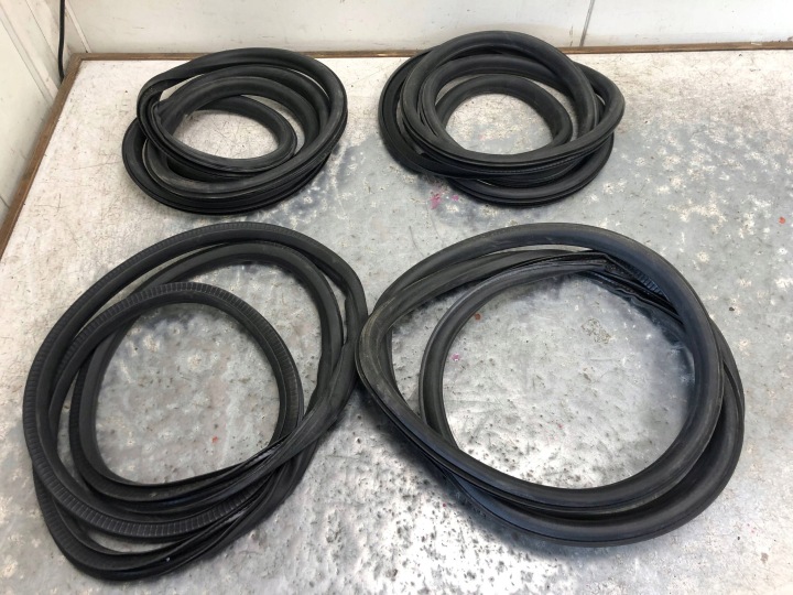 těsnění USZCZELKI dveře KOMPLET OPEL MERIVA B LIFT 13266918