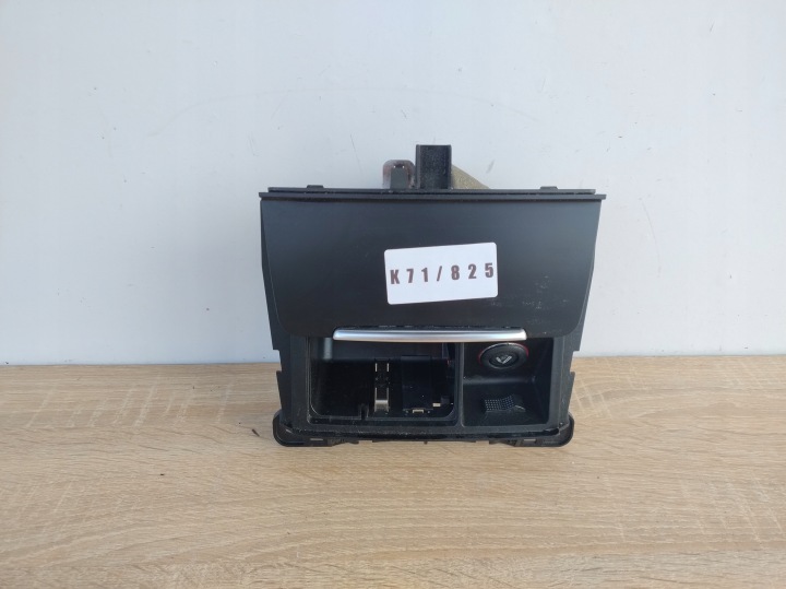 AUDI A4 B8 A5 8T CASSETTO PORTAOGGETTI POSACENERE ZAPALNICZKA ZARNIK 8K0857951 K71/825