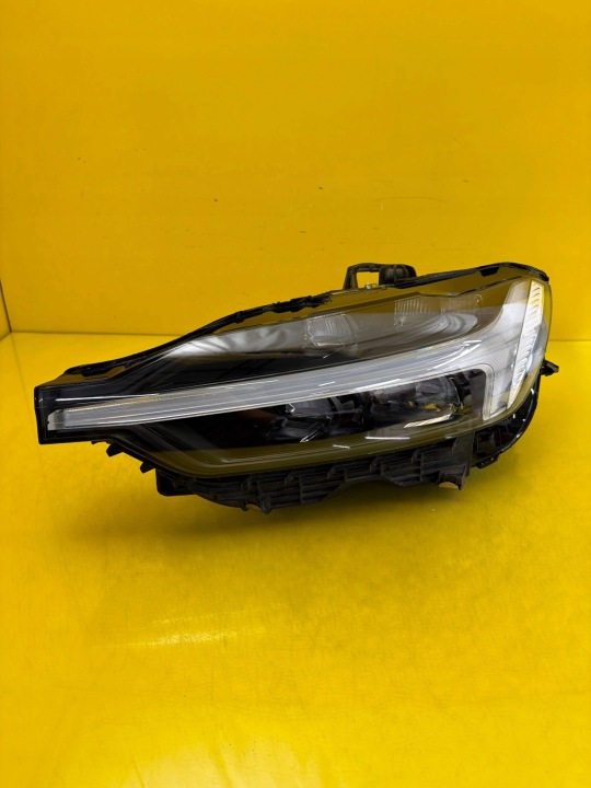 Feux phare Gauche Volvo XC60 II Lift 20- Mid Led 32404709