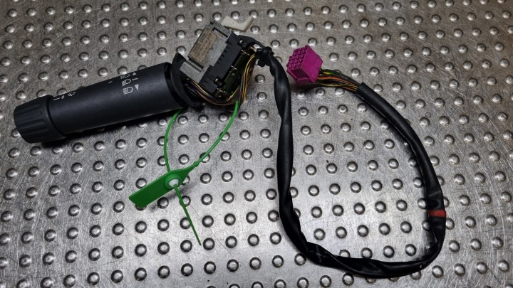 MANETKA Commodo essuie glace HLS202961 0085450124 MERCEDES ATEGO ACTROS