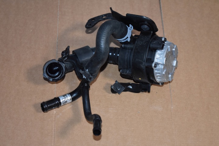 IDEALNA Pumpe des Wassers AUDI A5 B10 1