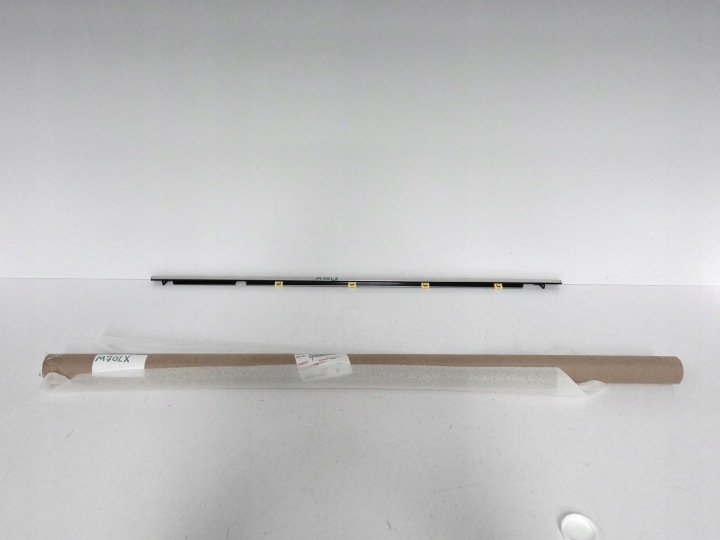 TOYOTA HIGHLANDER IV 4 19- moulding dust windows door right rear part CHROM