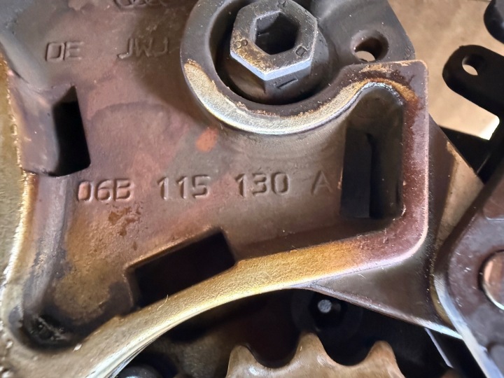 AUDI 2.0 TFSI BPJ BOMBA DE ÓLEO 06B103535F 06B115121 06B115130A 11