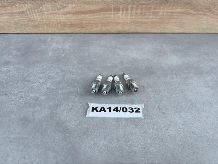 4X BOUGIES ALLUMAGE CHAMPION RC10YCC4 OPEL NISSAN NEUF KA14/032