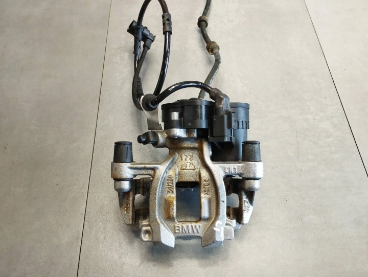 BMW X1 F48 Bremssattel Bremse Sattel links heck 6880379