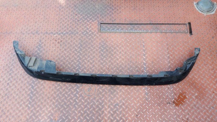 spoiler doplněk nárazníku záď TOYOTA COROLLA E21 KOMBI 19