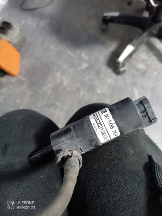 Waschwasserdüse Motor Fenster des Scheibenwischers Pumpe 90508709 SAAB 9-3 93 2003r