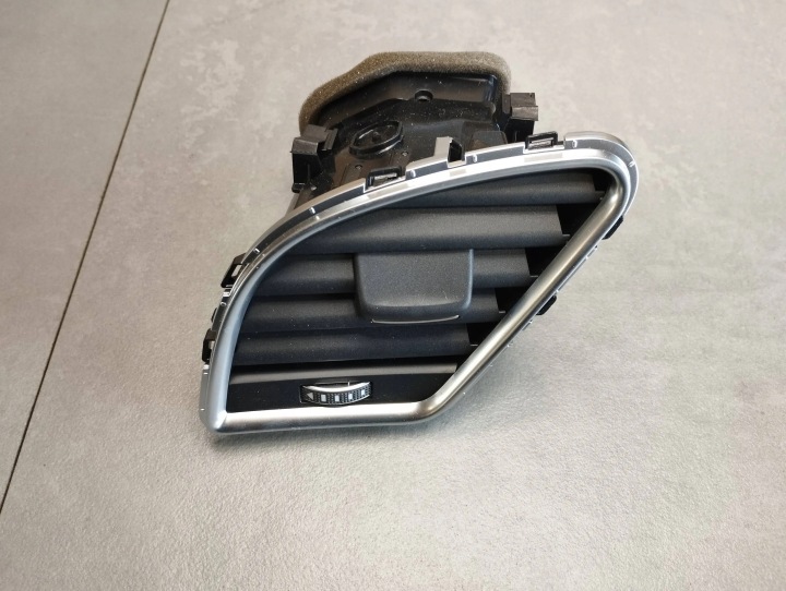 Audi A5 8T Lüftungsgitter des lüfters links 8T1820901L