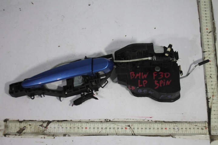 poignée gauche avant avant BMW F30 B45 11-15