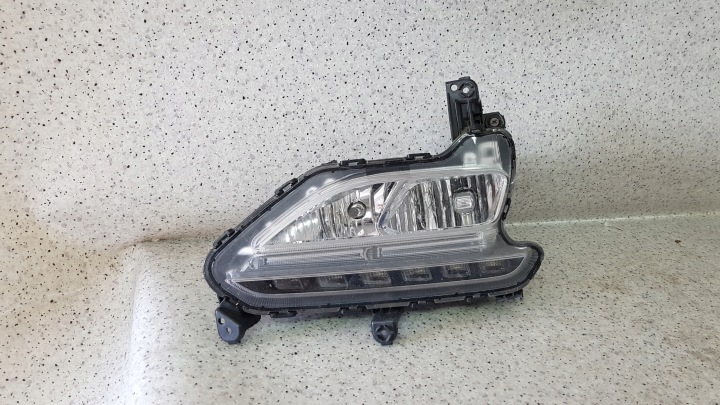 HYUNDAI SANTA FE LIFT 2015 - RECHTS LED DRL NEBELSCHEINWERFER D 9804