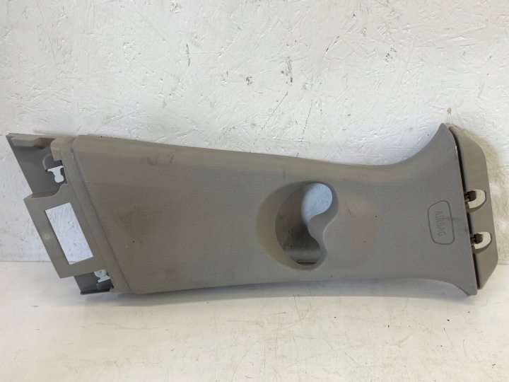 BMW 2 F45 ACTIVE TOURER kryt boční SLUPKA SRODKOWEGO pravý 7298666
