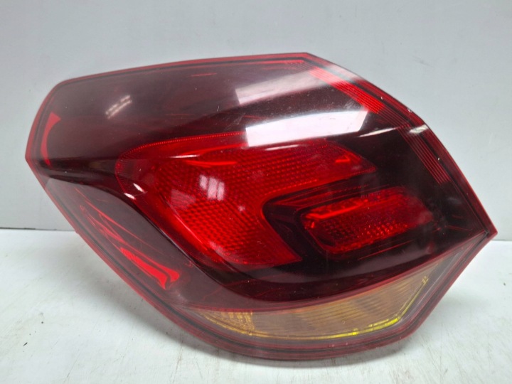Licht hinten links OPEL ASTRA J HB LIFT 2012