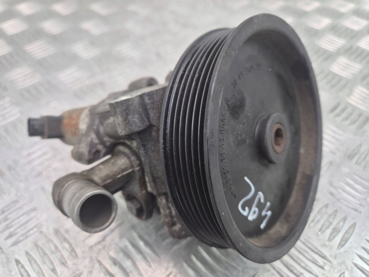 Mercedes C180 CGI W204 Pompe direction assistée A0064666801 271.820