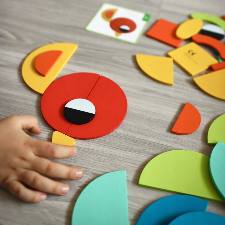 PUZZLE MONTESSORI DREWNIANA UKŁADANKA LOGICZNA Liczba elementów 55 szt.