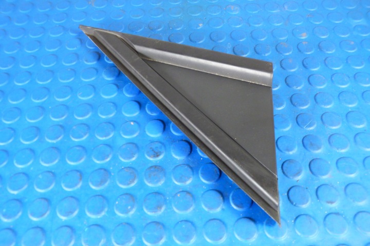 cover cap trojkat of a fender right 39207209 OPEL ASTRA K V