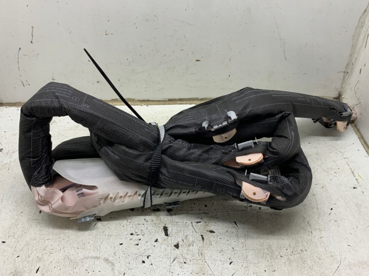 střešní airbag airbag pravá 9801658780 PEUGEOT 5008 a