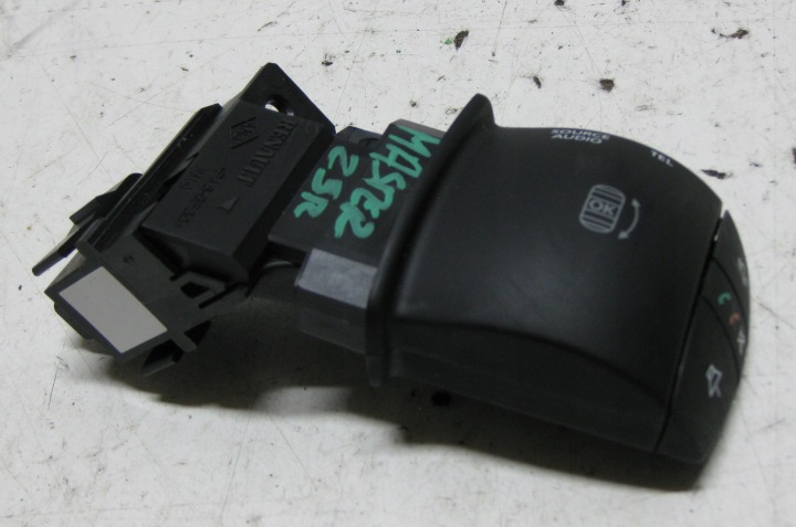 RENAULT MASTER III LIFT PILOT RADIA PRZYCISKI volantu 255520795R