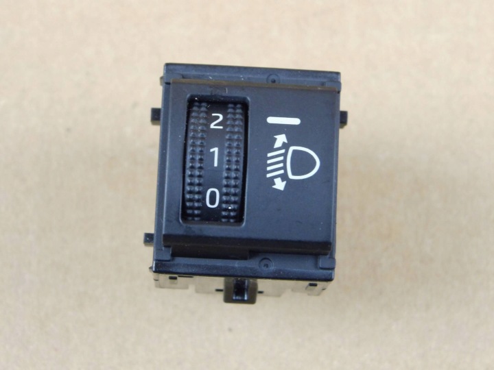 Toyota Corolla E21 button switch control poziomowania of the lights
