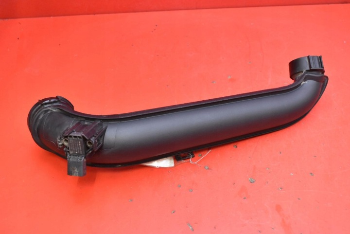 tubo flessibile Tubazione tubo radiatore intercooler 04E145673B SKODA YETI 1 e 1.4 TSI 150KM 13-18