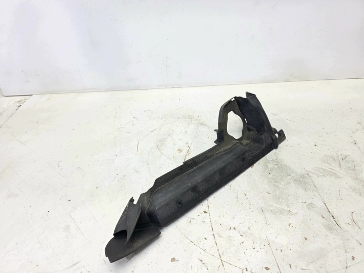 Blende Abdeckung Blende Gehäuse des Kotflügels oben rechts AUDI A6 C8 4K0821170