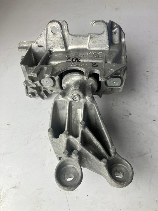 Stütze getriebehalter getriebestütze getriebelager RENAULT ZOE II LIFT 112332399R