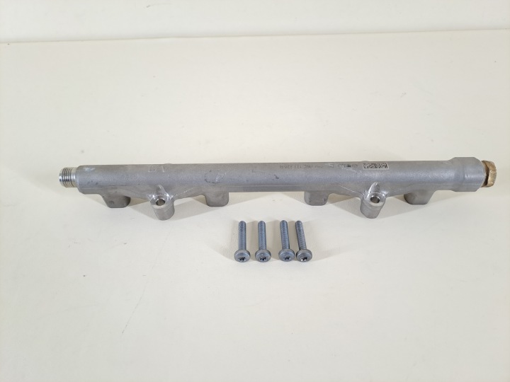 Kraftstoffverteiler Einspritzleiste des Kraftstoffsbehälters 1.5 TSI SEAT ARONA FR LIFT 2024r