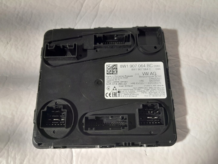 AUDI A4 B9 LIFT Sedan komfortsteuergerät BCM 8W1907064BC 8W1907064C