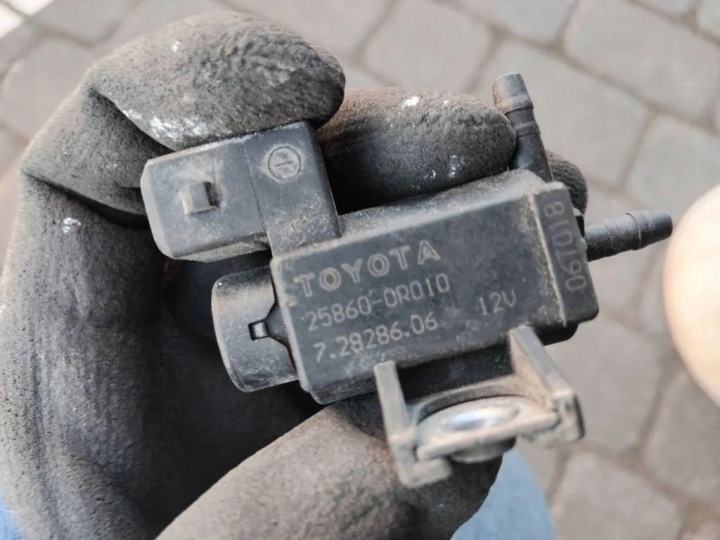 TOYOTA AVENSIS Estate elektromagnetni ventil ( T25 ) 72828606 1.8L 12