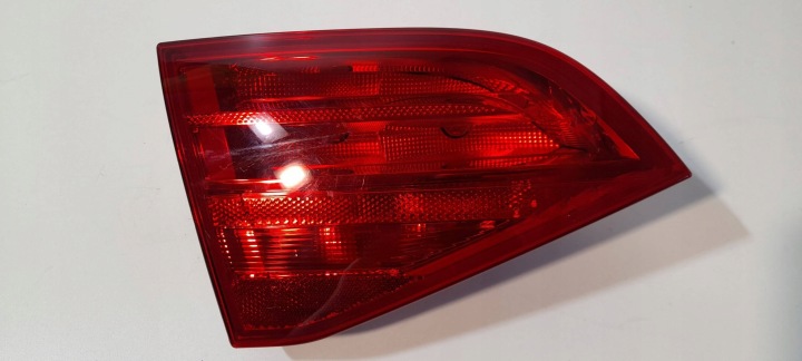 Audi A4 S4 B8 Sedan Licht hinten links für die Heckklappe 219601 (R58)