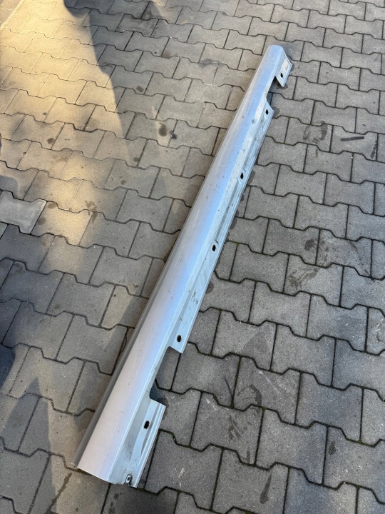 MERCEDES CLA W117 KOMBI SHOOTING BRAKE obyčejná lišta prahová pravá 761 13