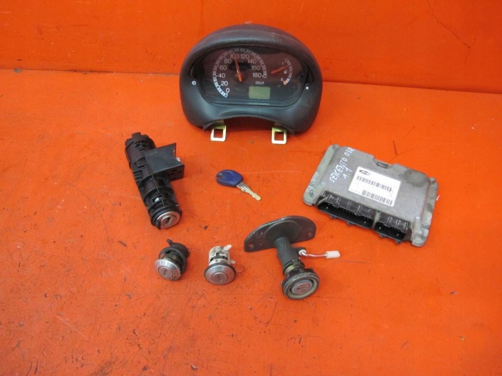 FIAT SEICENTO 600 1.1 187A1000 Ordinateur Allumage WKLADKI Montage STARTOWY