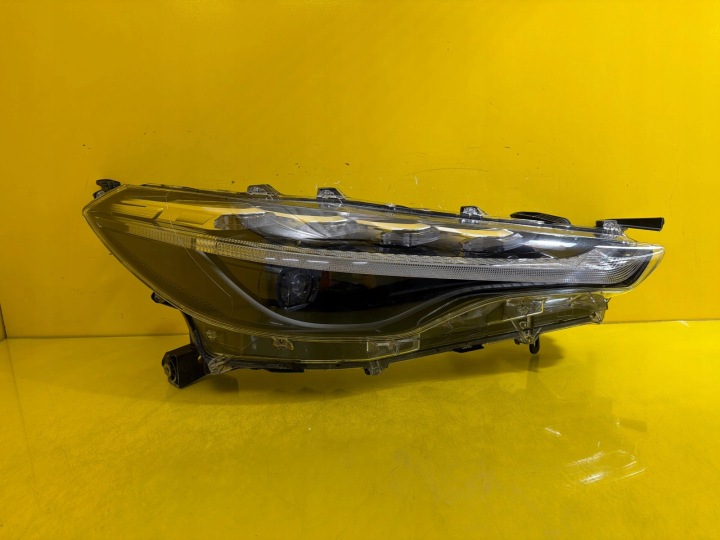 light front right Toyota Corolla Cross 2023- Full Led