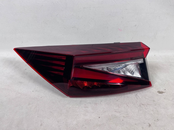 Skoda Enyaq iV Licht links hinten heck links