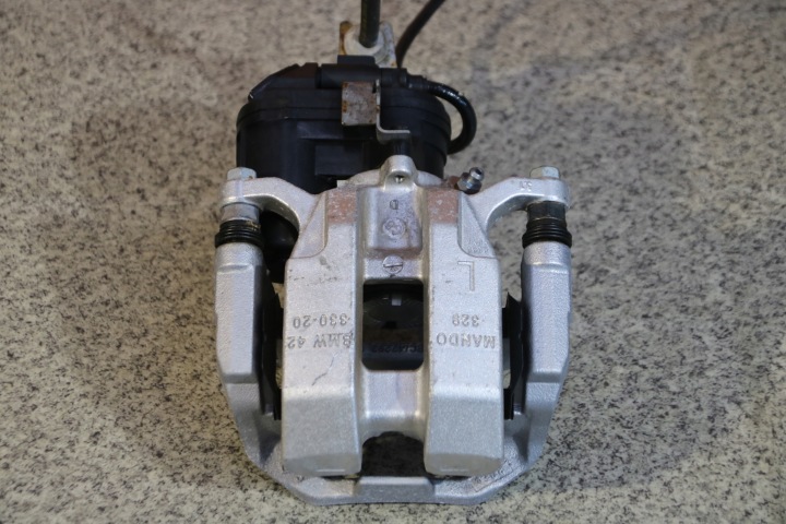 BMW G20 G21 G22 PINZA FRENO freno sinistra posteriore 8836841 42/20/330 7 km !!!