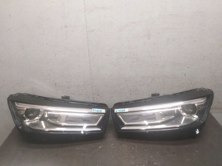 Licht Leuchte vorne rechts oder links AUDI Q5 XENON LED 80A941006 80A941005
