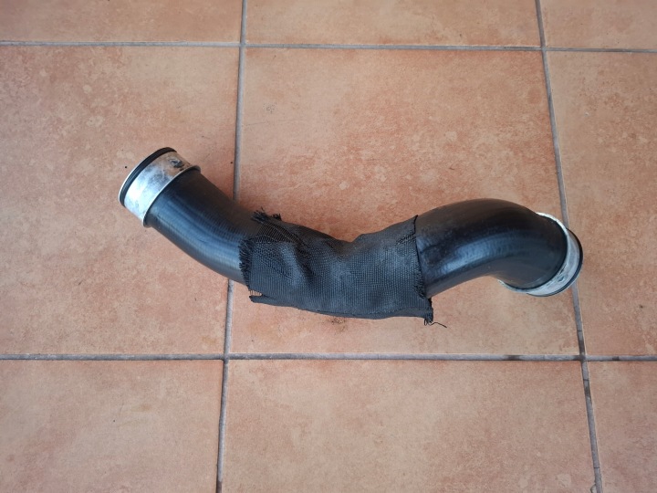 hose pipe of the intercooler MERCEDES W211 2,2 CDI A2115280182