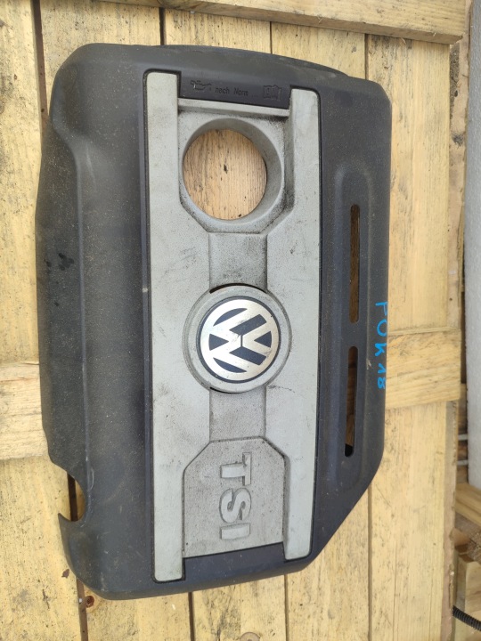 cover upper of the engine VOLKSWAGEN 1.4 TSI 06J103925B