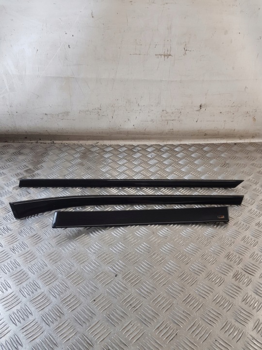 mouldings DEKORY of the dashboard door BOCZNYCH PRAWYCH BMW E39 sedan BLACK PIANO