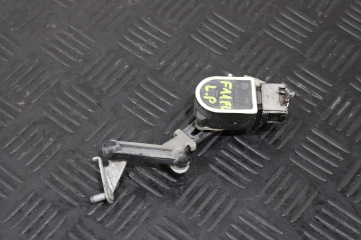 sensor levelling left front 6860843 BMW 5 F10 F11 KOMBI LIFT