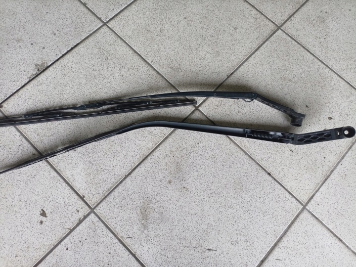 arm of wipers front Mazda CX-9 facelift 2012