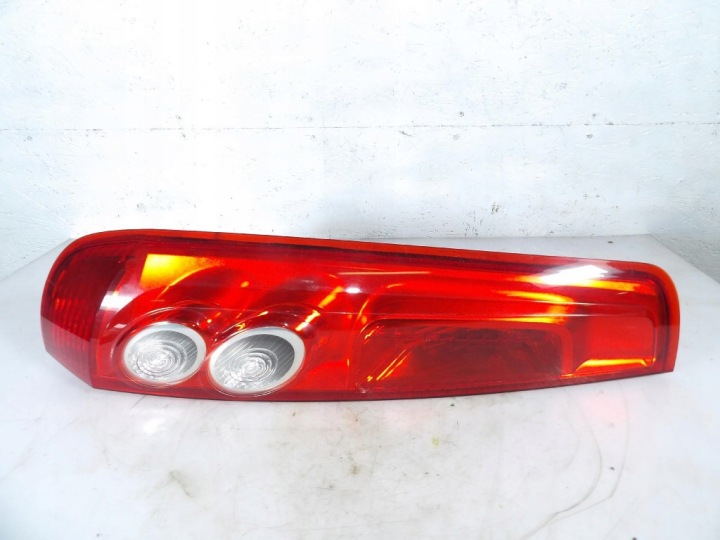 FORD FIESTA MK6 LIFT HB 3D Feux phare Arrière Gauche 6S61-13405-B