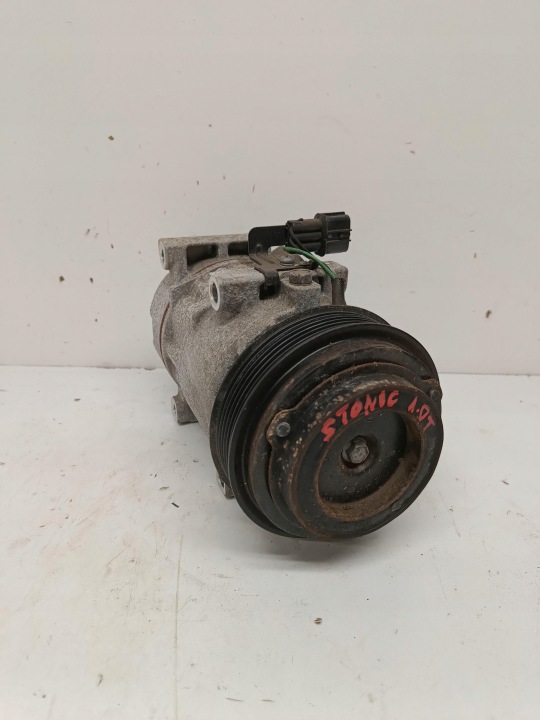 compressor of the air conditioning KIA STONIC 1.0 T-GDI 2018- 1E39E-17100 DVE12N